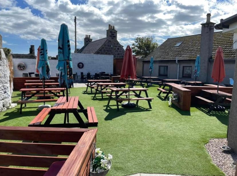 The Davron Hotel Fraserburgh Exterior photo